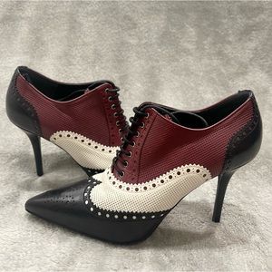 Gucci Multi Brogue & Textured Leather Gia Pointed Toe Lace Up Ankle Booties